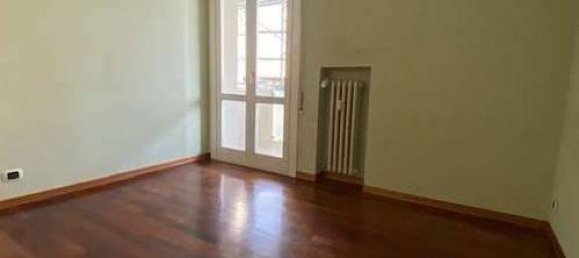 5 rooms Apartment in Modena, Italy No. 28340 16