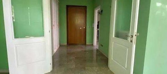 5 rooms Apartment in Modena, Italy No. 28340 3