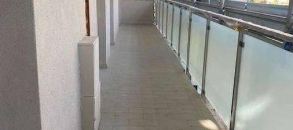 5 rooms Apartment in Modena, Italy No. 28340 2