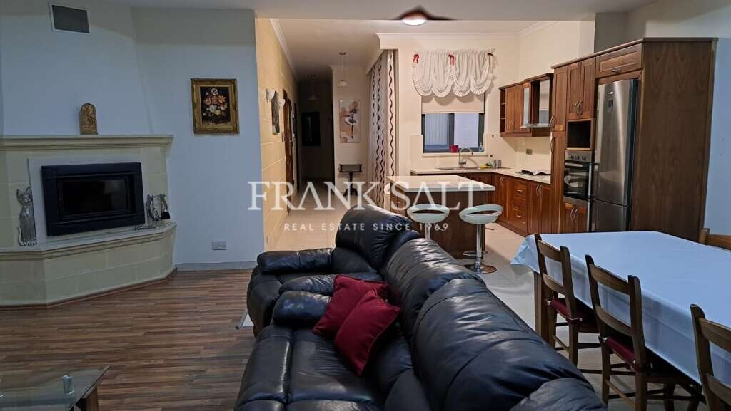 Apartamento T3 em Victoria, Malta N.º 5995