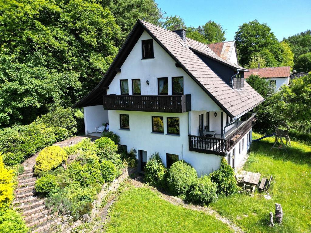 7 rooms Townhouse in Hochsauerlandkreis, Germany No. 302436