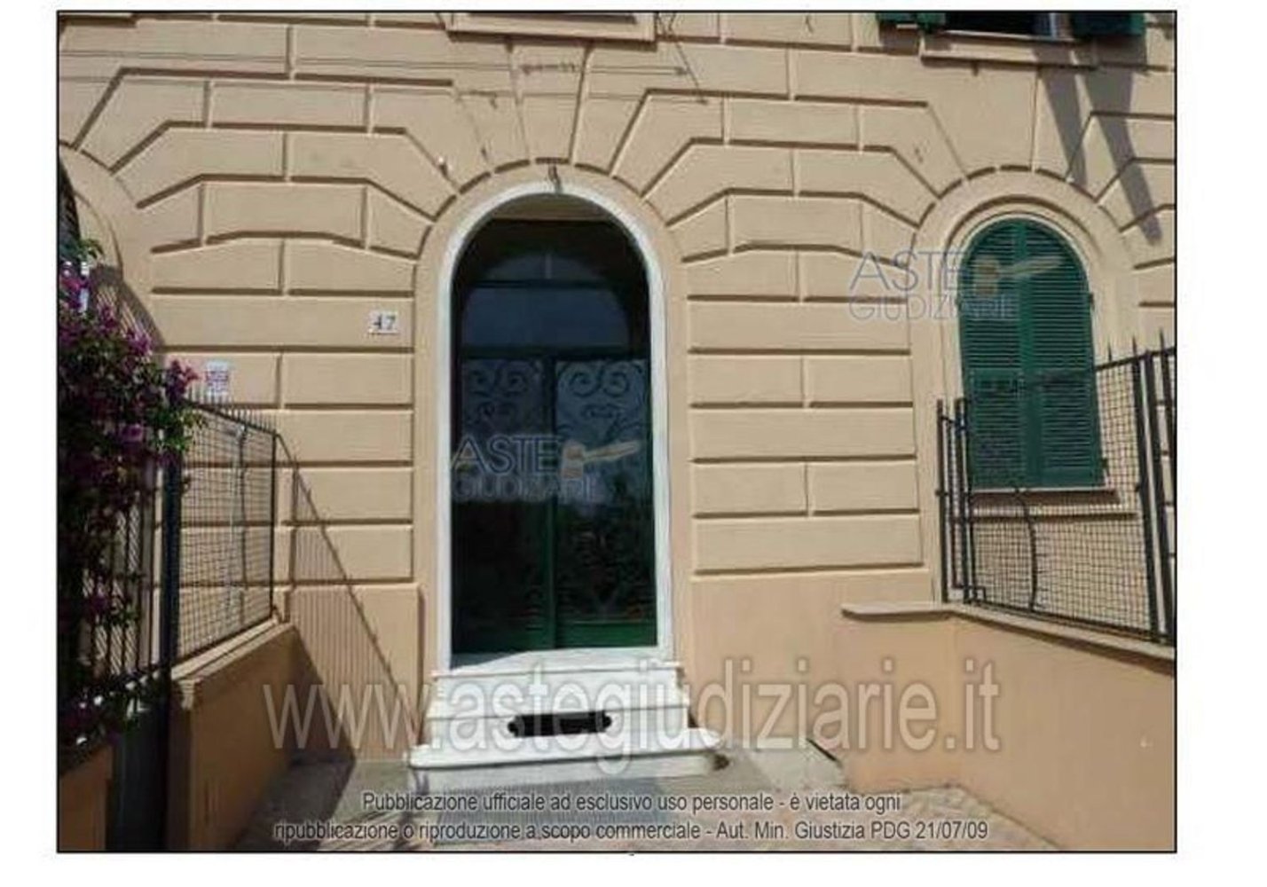7 rooms Apartment in Genoa, Italy No. 187023