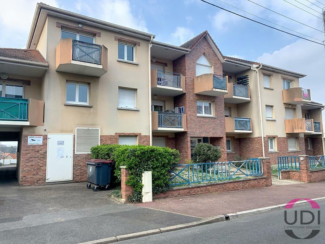 Studio in Corbeil-Essonnes, France No. 118972