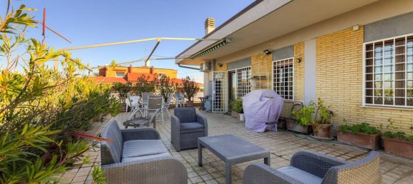 3 bedrooms Penthouse in Rome, Italy No. 209026 12
