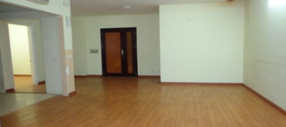 3 bedrooms Apartment in Tay Ho, Vietnam No. 6039 2