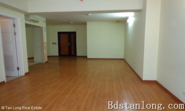 3 bedrooms Apartment in Tay Ho, Vietnam No. 6039