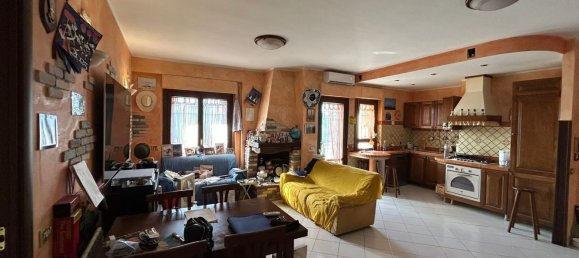 Apartamento de 4 dormitorios en Aprilia, Italy No. 347510 14