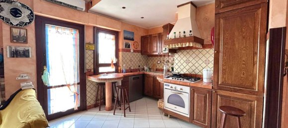 Apartamento de 4 dormitorios en Aprilia, Italy No. 347510 11
