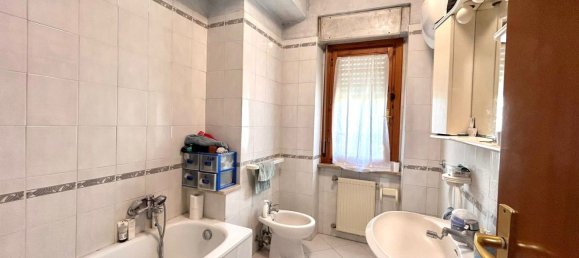 Apartamento de 4 dormitorios en Aprilia, Italy No. 347510 2