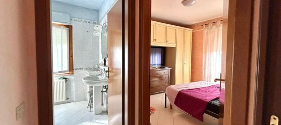 Apartamento de 4 dormitorios en Aprilia, Italy No. 347510 24