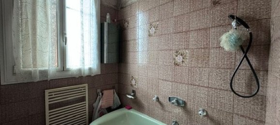 2 bedrooms House in Athis-Mons, France No. 169654 8