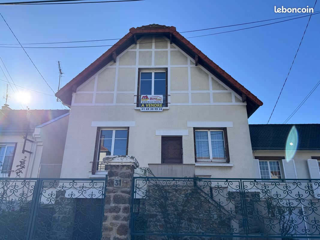 2 bedrooms House in Athis-Mons, France No. 169654