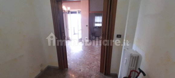 2 bedrooms Apartment in Moncalieri, Italy No. 377972 4