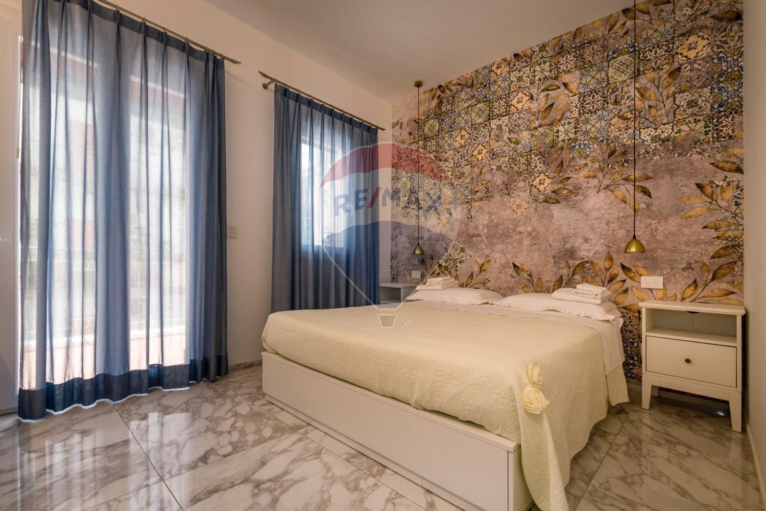 Квартира с 5 спальнями в Палермо, Италия № 385139