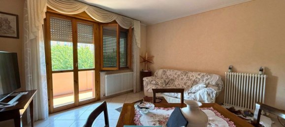 5 bedrooms Apartment in Reggio Emilia, Italy No. 323412 3