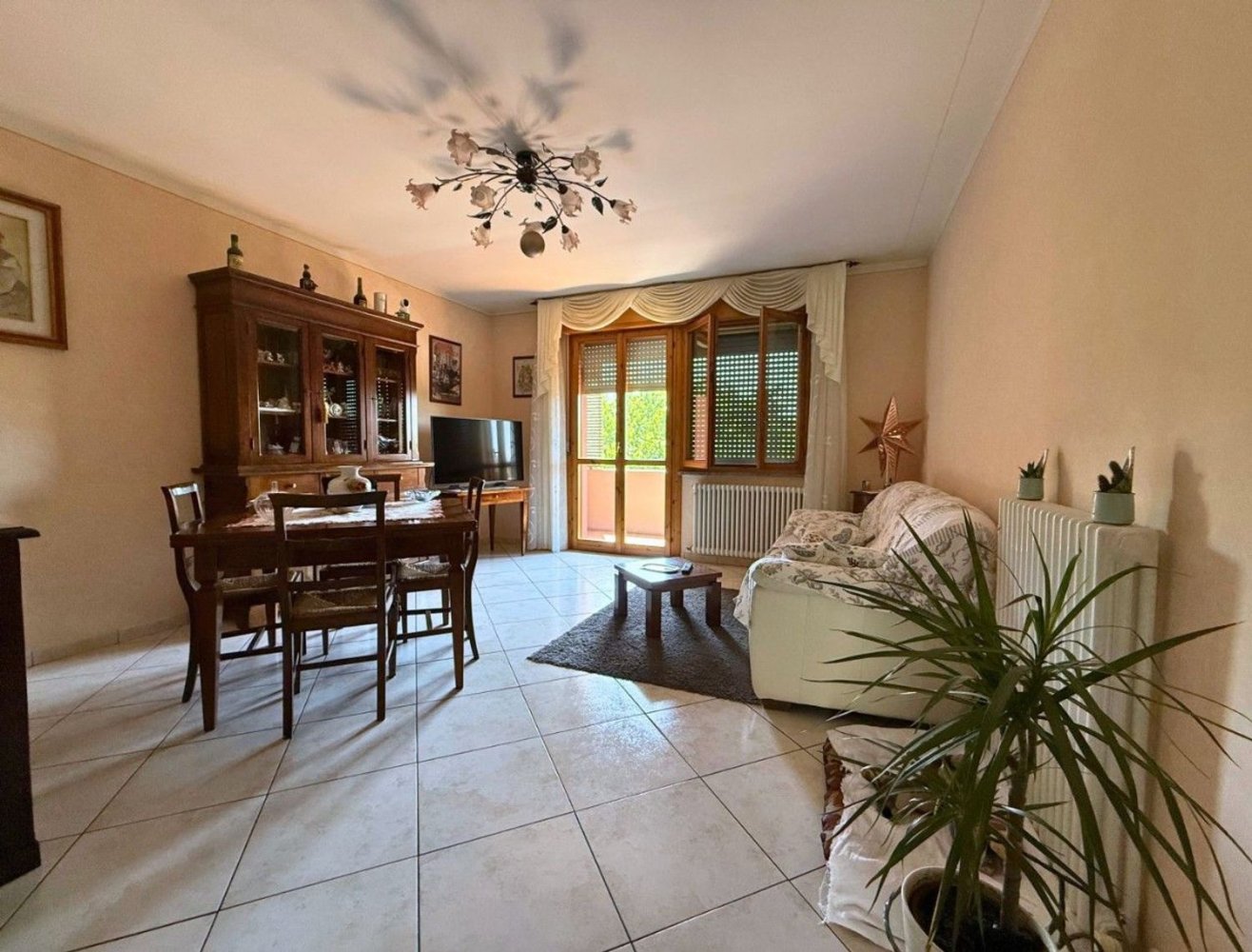 5 bedrooms Apartment in Reggio Emilia, Italy No. 323412