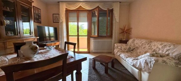 5 bedrooms Apartment in Reggio Emilia, Italy No. 323412 2