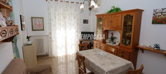 4 rooms Apartment in Valenzano, Italy No. 16463 3