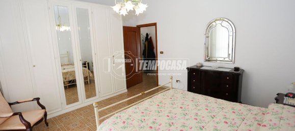 4 rooms Apartment in Valenzano, Italy No. 16463 12
