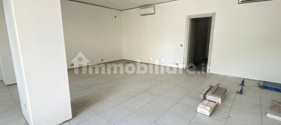 Propiedad comercial de 1 habitación en Pavia, Italy No. 118034 7