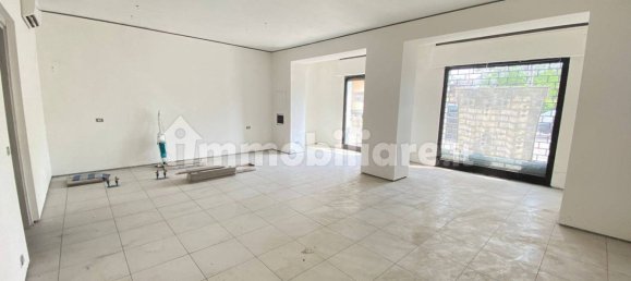 Propiedad comercial de 1 habitación en Pavia, Italy No. 118034 2