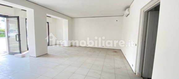Propiedad comercial de 1 habitación en Pavia, Italy No. 118034 5