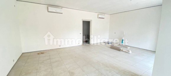 Propiedad comercial de 1 habitación en Pavia, Italy No. 118034 3