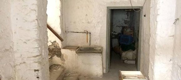 3 rooms House in Sessa Aurunca, Italy No. 37019 5