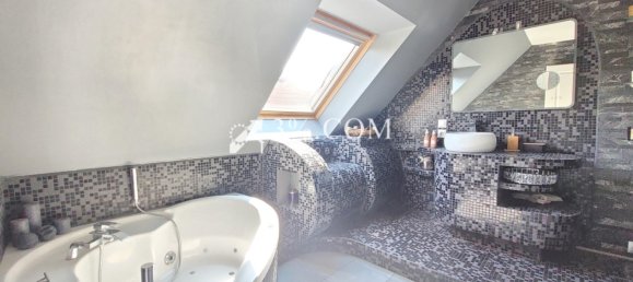 Villa de 3 dormitorios en Halluin, France No. 264896 9