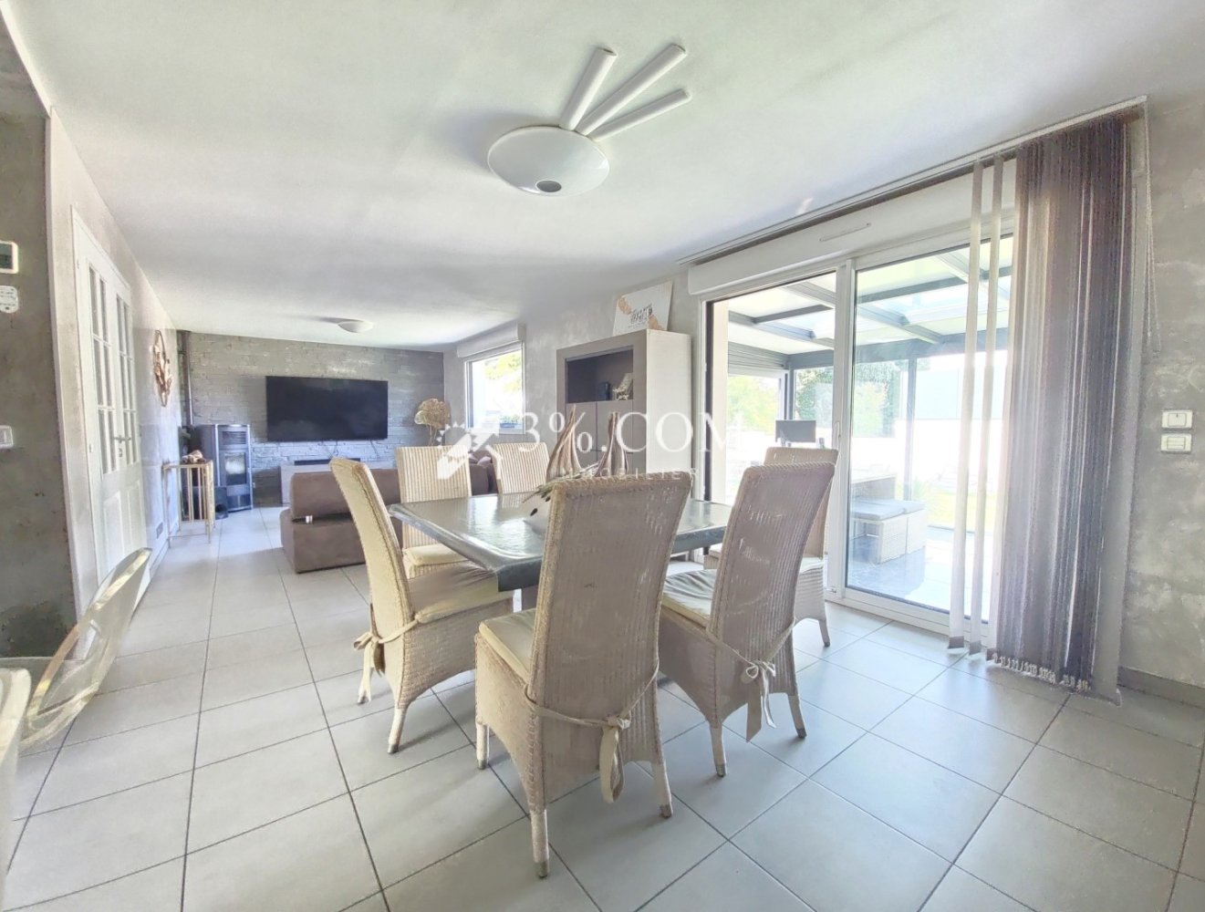 Villa de 3 dormitorios en Halluin, France No. 264896