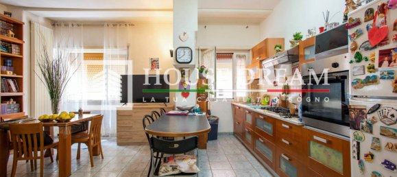 2 bedrooms Apartment in Rome, Italy No. 321367 6