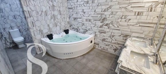 Вилла с 7 спальнями в Аль-Хаваниж, ОАЭ № 15150 12