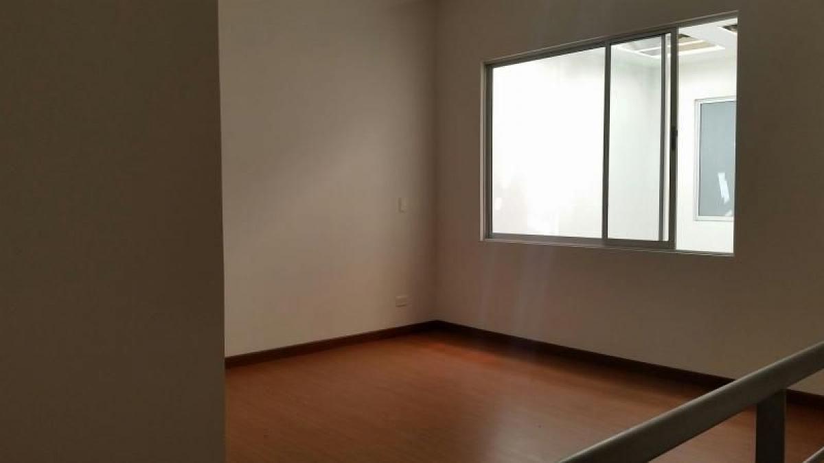 2 bedrooms House in Bogota, Colombia No. 12159