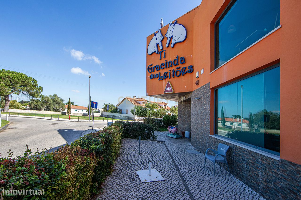 Propiedad comercial en Setubal, Portugal 511 m² No. 155977