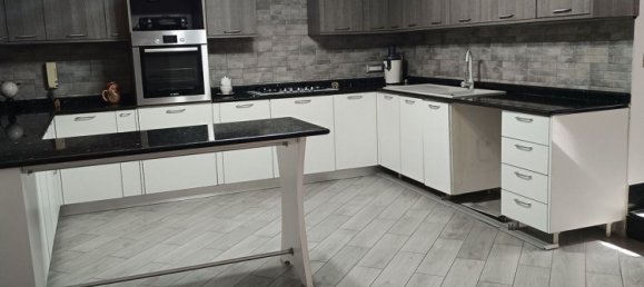 Вилла с 10 спальнями в Муньяно ди Наполи, Италия № 376756 5