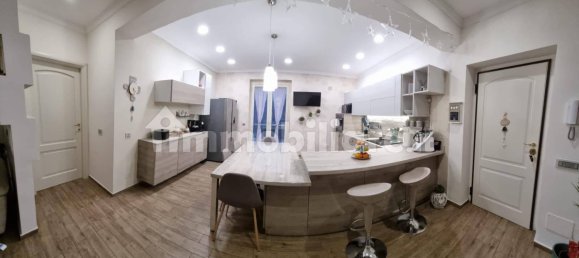 3 bedrooms Apartment in Messina, Italy No. 250852 2