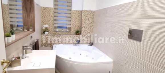 3 bedrooms Apartment in Messina, Italy No. 250852 8