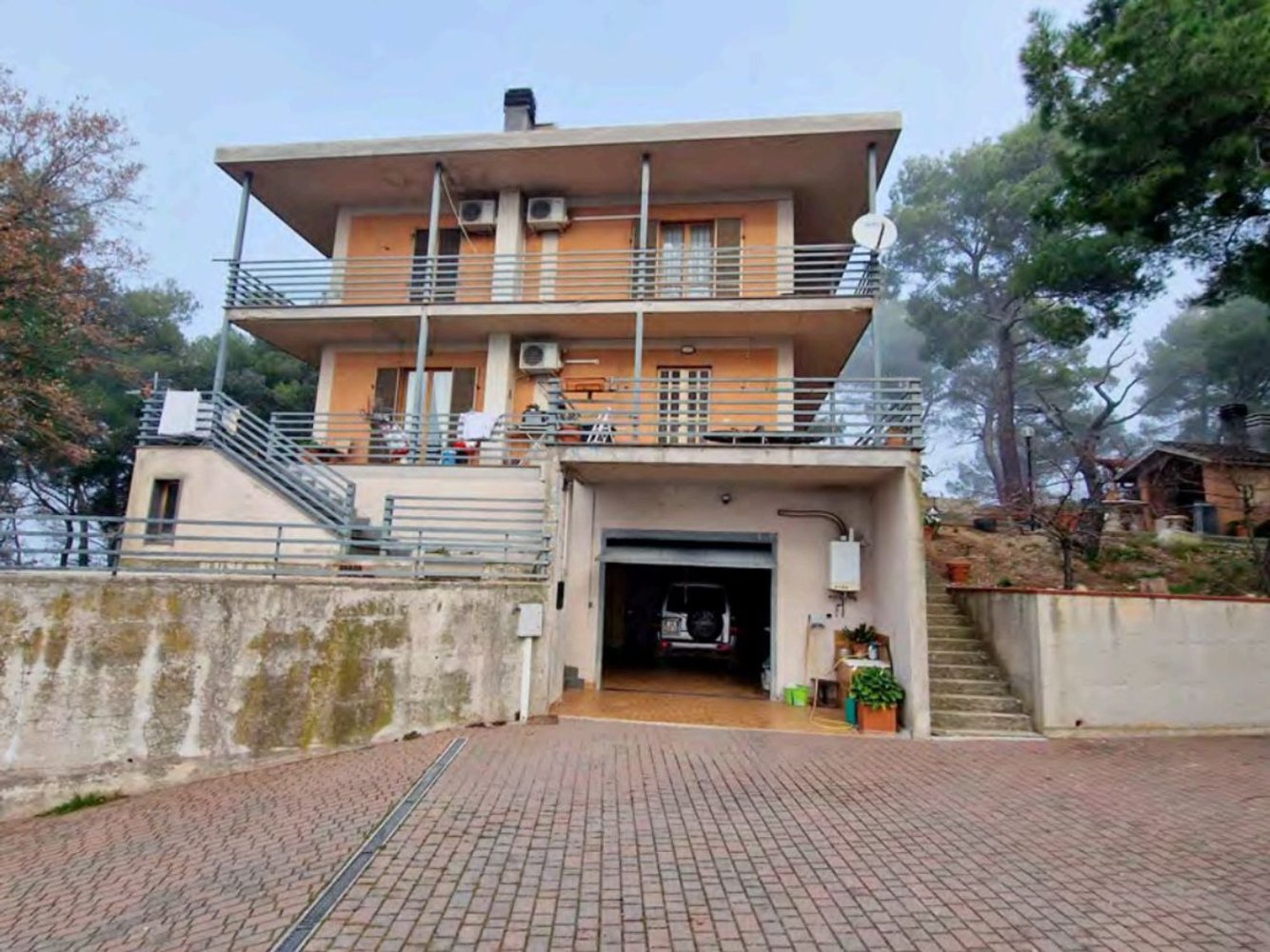 6 rooms Apartment in Terni, Italy No. 208713