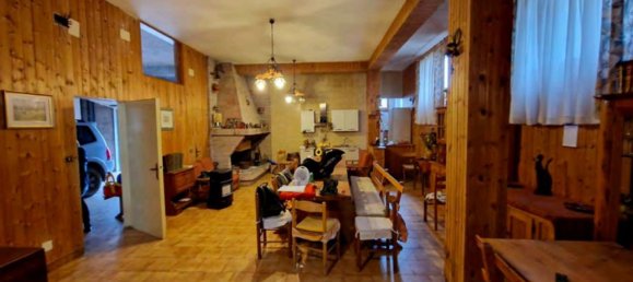 6 rooms Apartment in Terni, Italy No. 208713 2