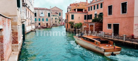 4 Schlafzimmer Wohnung in Venice, Italy, Nr. 268411 3