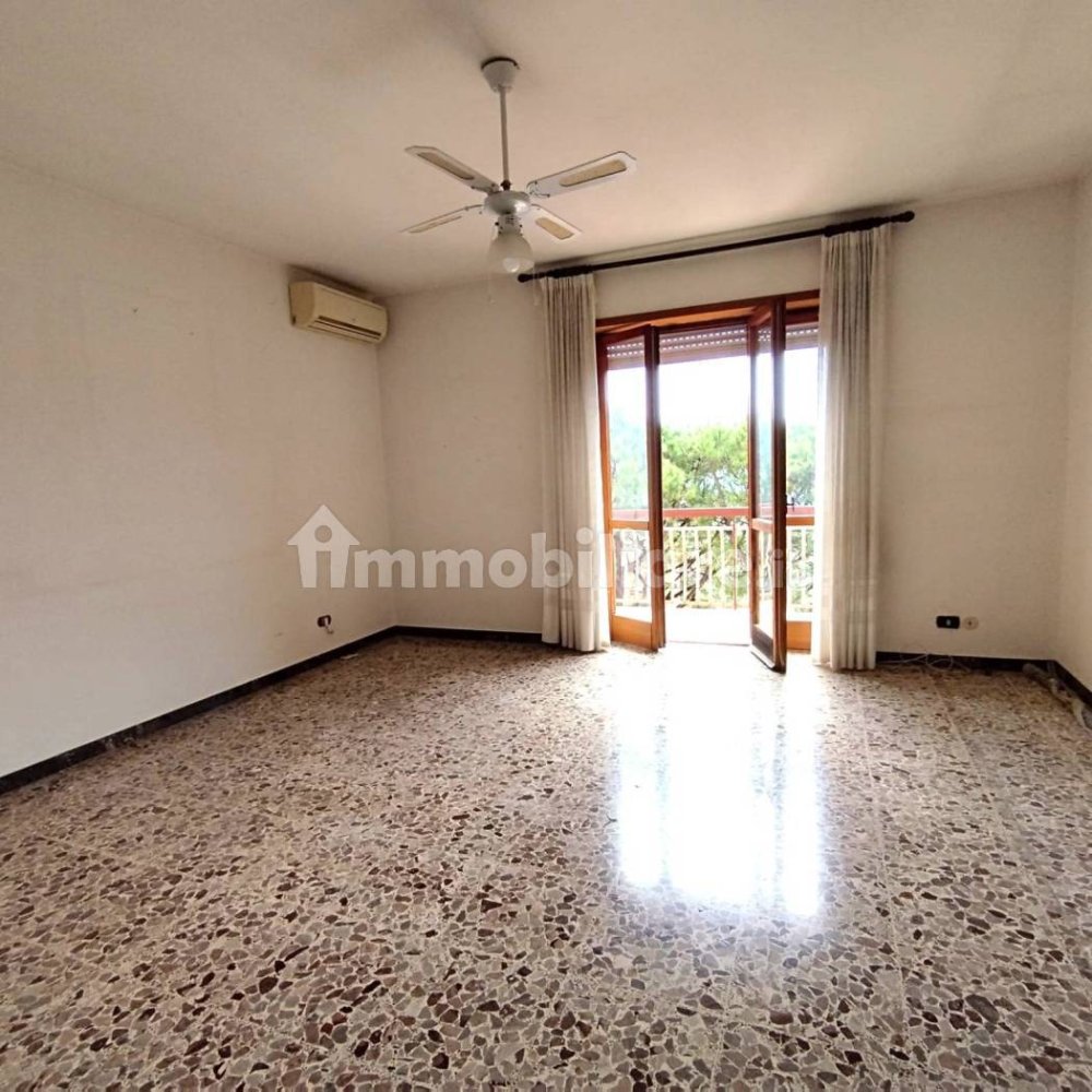 3 bedrooms Apartment in Formia, Italy No. 346361