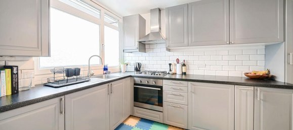 3 bedrooms Apartment in London, United Kingdom No. 7643 8