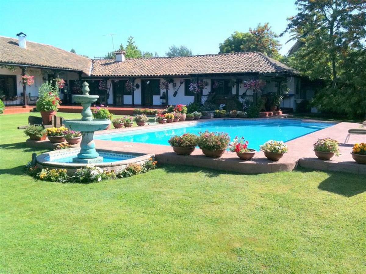 6 bedrooms House in Villa O'Higgins, Chile No. 2794