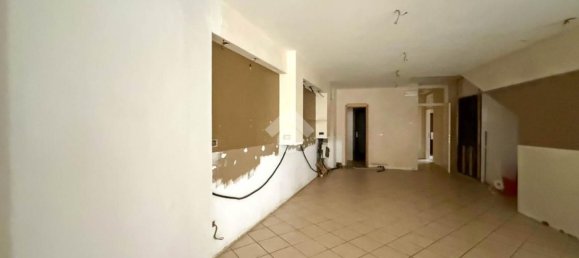 64m² Commercial property in Salò, Italy No. 335629 10