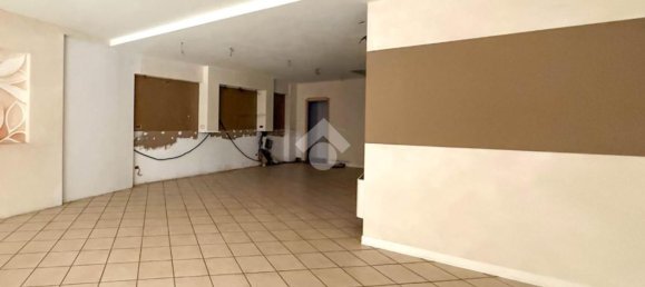 64m² Commercial property in Salò, Italy No. 335629 26
