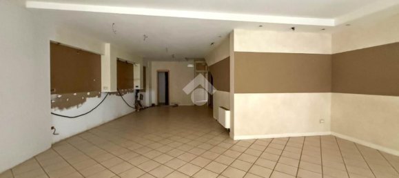 64m² Commercial property in Salò, Italy No. 335629 12