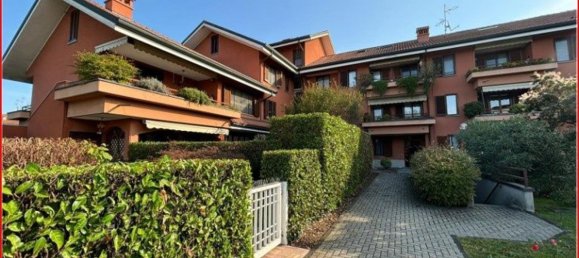 3 rooms Apartment in Bussero, Italy No. 4657 13