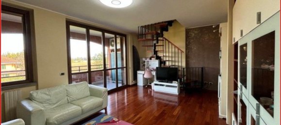 3 rooms Apartment in Bussero, Italy No. 4657 2