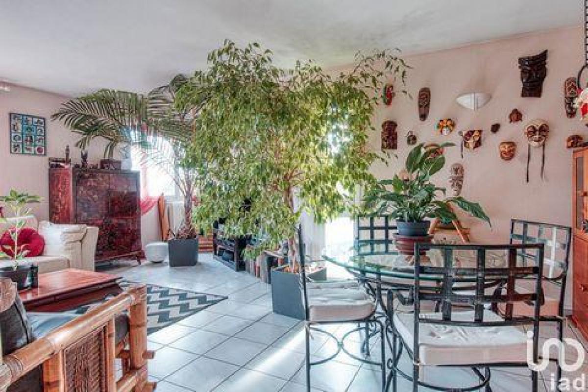 2 bedrooms Condo in Margency, France No. 37009
