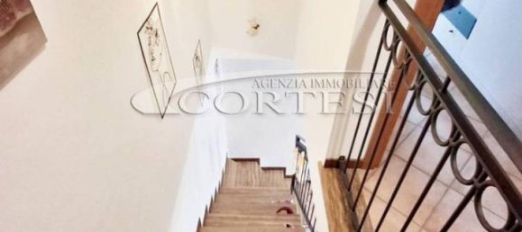 4 rooms Apartment in Perugia, Italy No. 33284 8